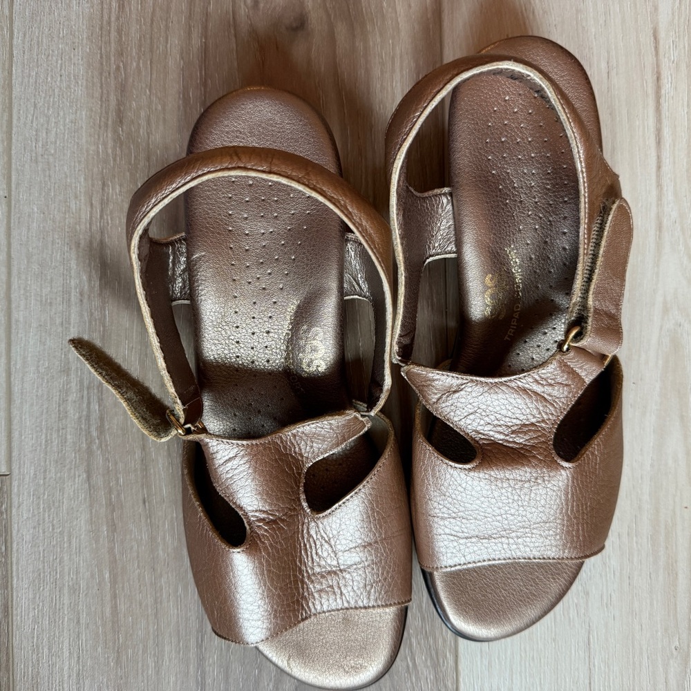 SAS Women's Brown Sandals - Picture 7 of 8